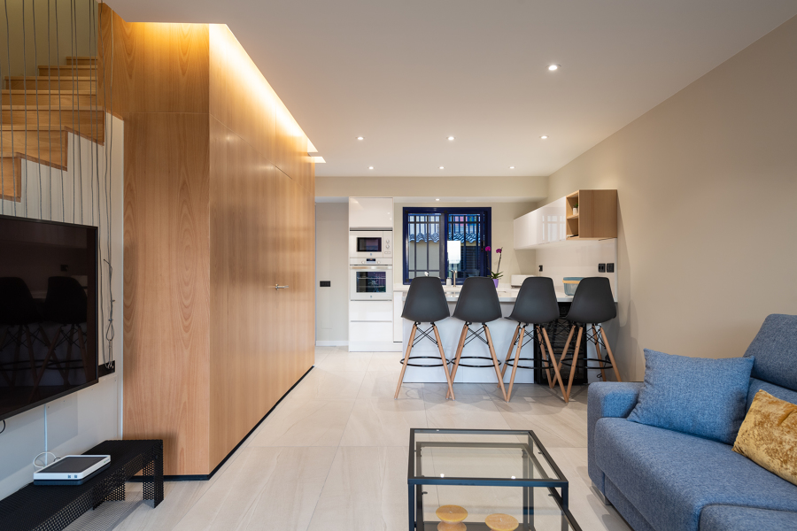 Reforma integral de dúplex y diseño de mobiliario en Meloneras