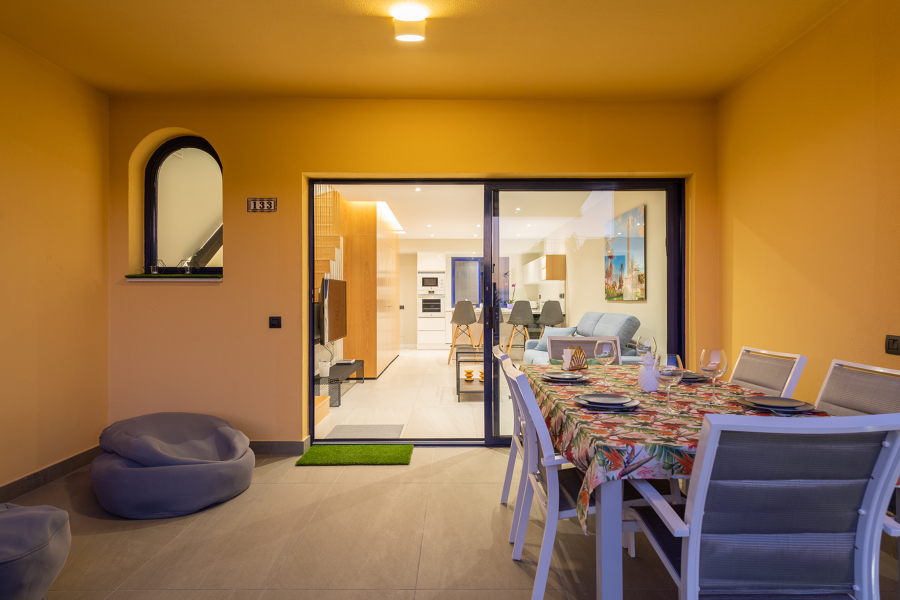 Reforma integral de dúplex y diseño de mobiliario en Meloneras