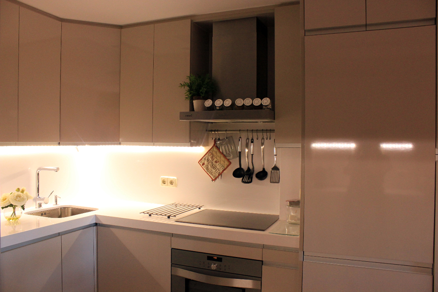 Reforma integral de salón, cocina y dormitorio en vivienda