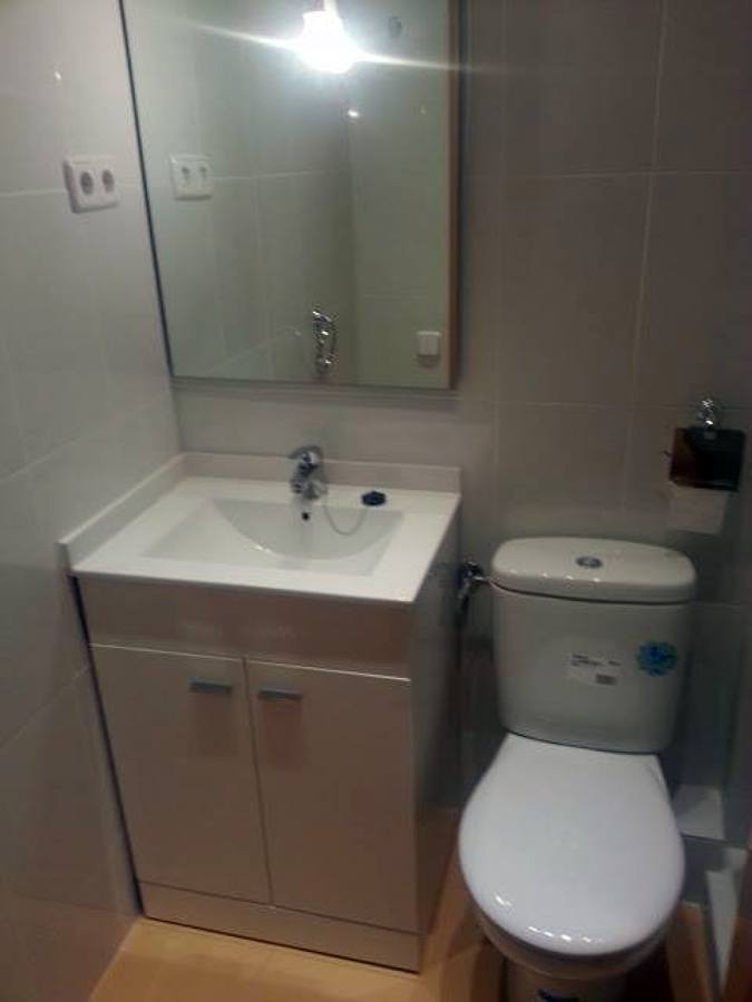 reforma integral de un piso, puertas, parquet, armarios, cocina,baño y pintura