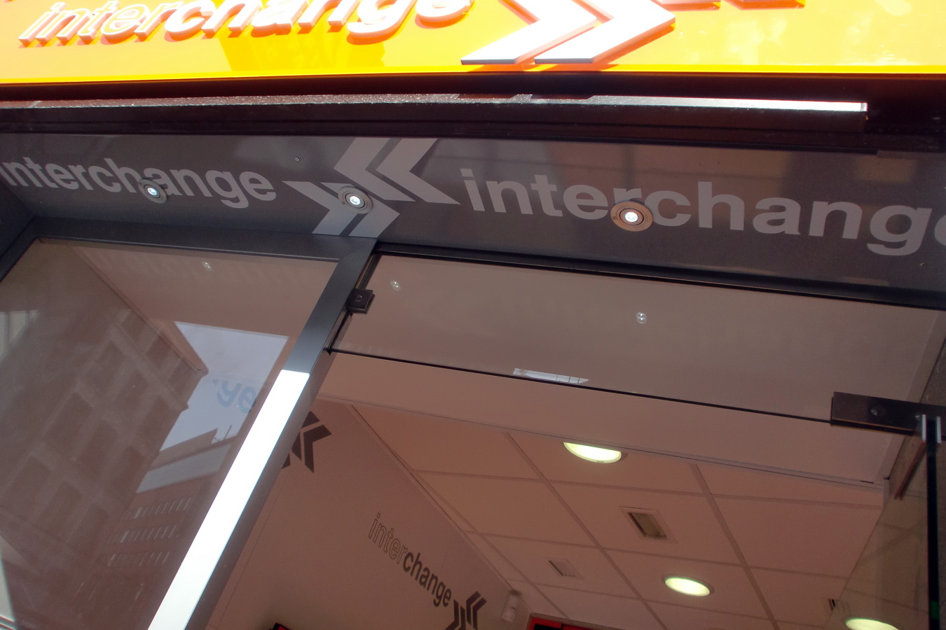 Reforma integral e Interiorismo en local para INTERCHANGE