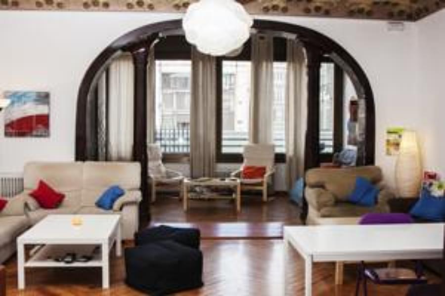 Reforma integral hostel en Barcelona - Sala común