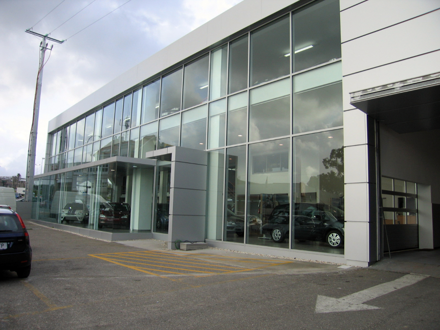 Reforma para concesionario de vehículos_01