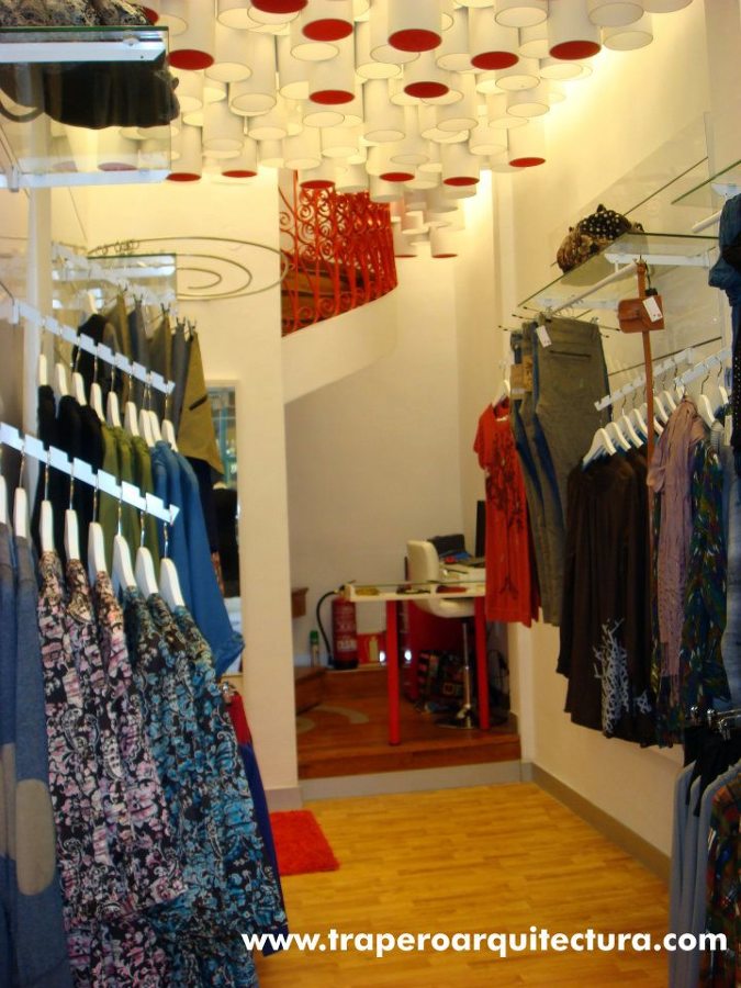 Reforma Tienda Regaliz. Segovia. 2011 Proyecto y dirección obra.