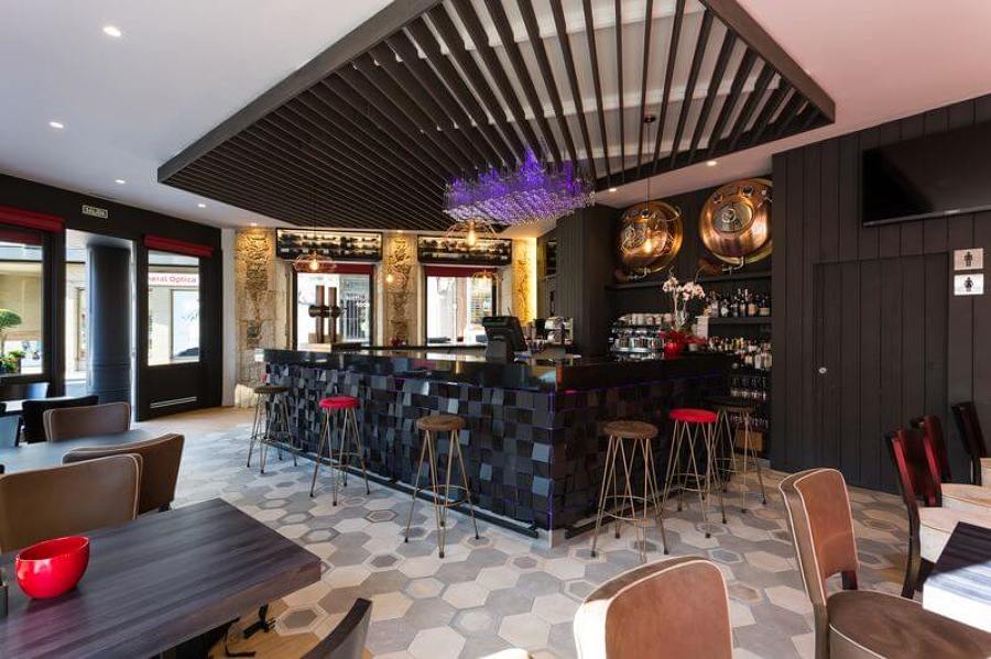 Reforma vinoteca a bodeguilla en Carballo (A Coruña)