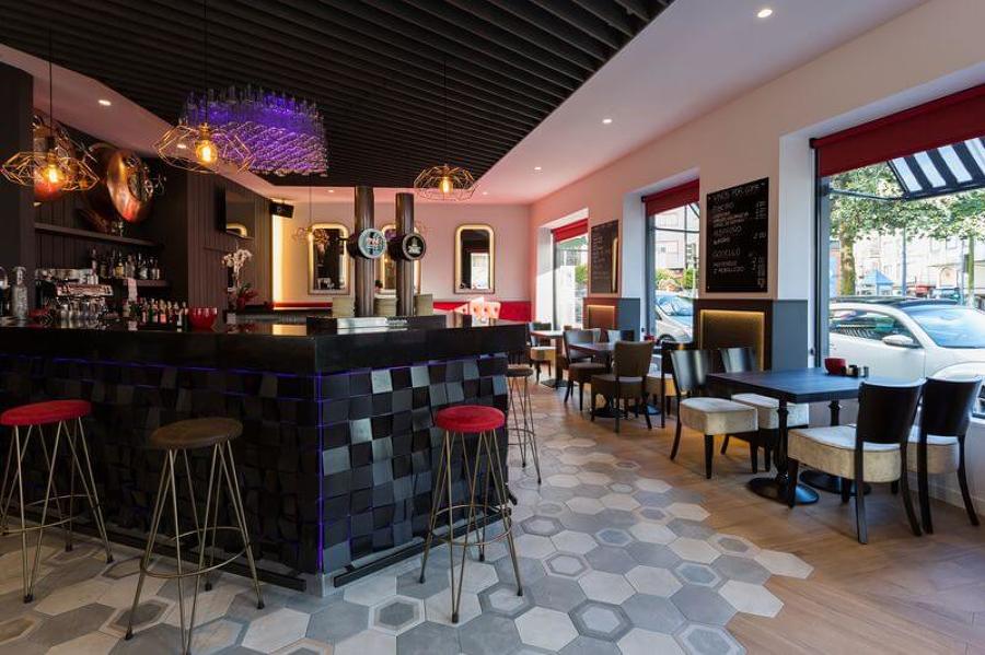 Reforma vinoteca a bodeguilla en Carballo (A Coruña)