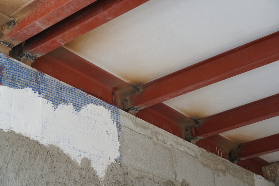 Refuerzo con estructura metálica