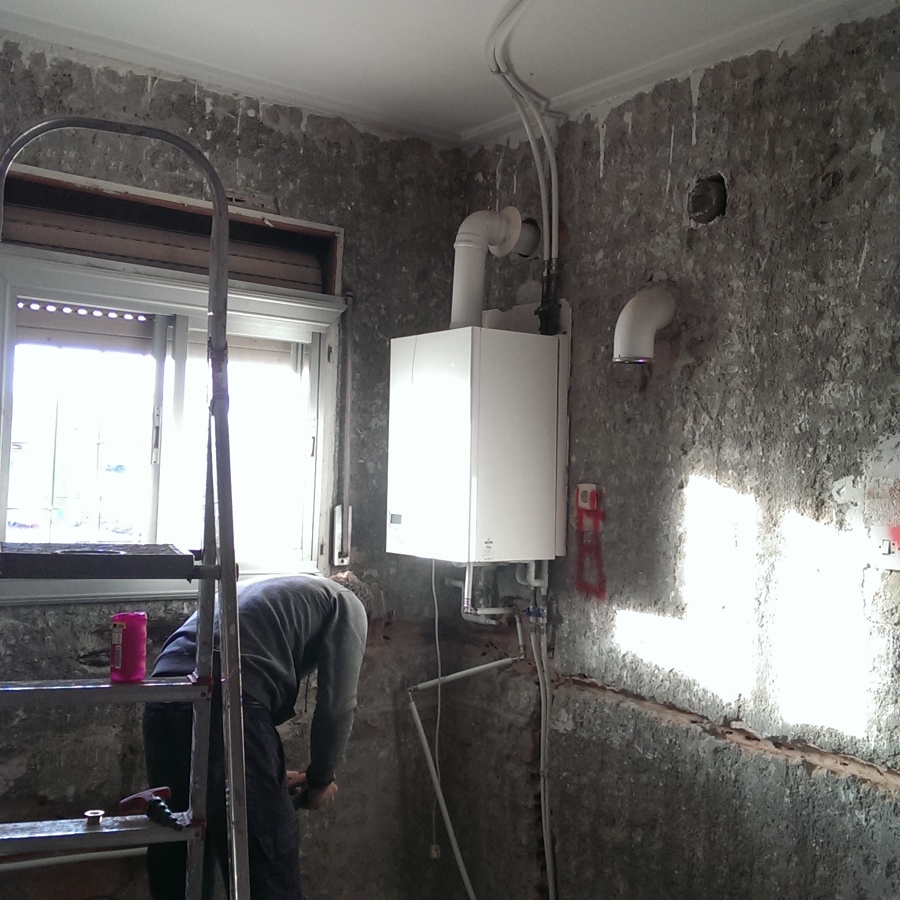 REGATAS EN COCINA E INSTALACIONES