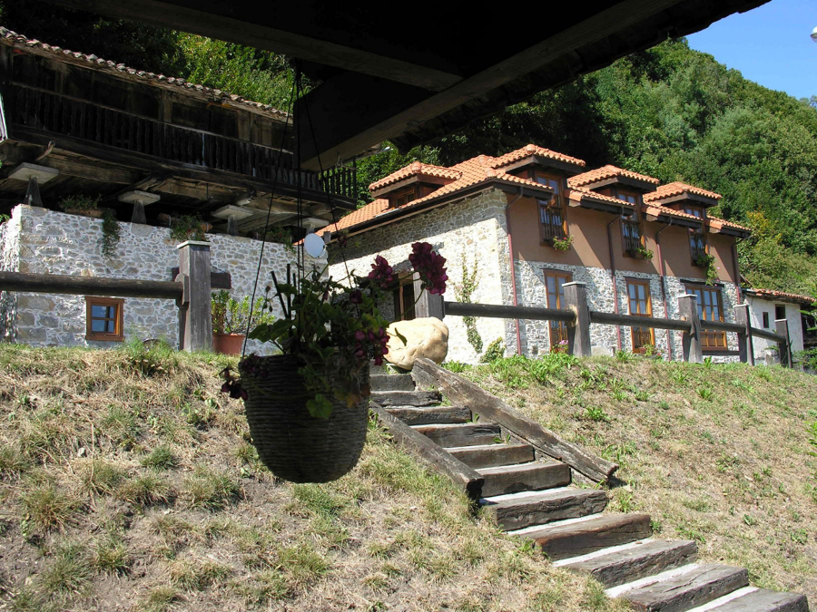 Rehabilitación completa de casa de pueblo y panera