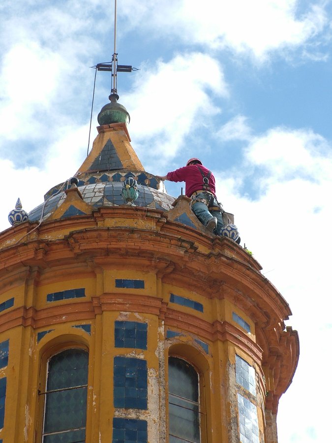 REHABILITACION CUPULA IGLESIA SANTA CRUZ