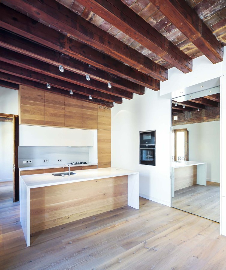 Rehabilitación de ático en el Raval - 03