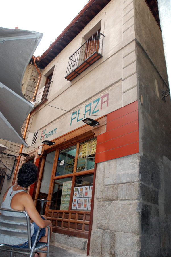 Rehabilitación de Fachada a Plaza Barrio Rey-Toledo.