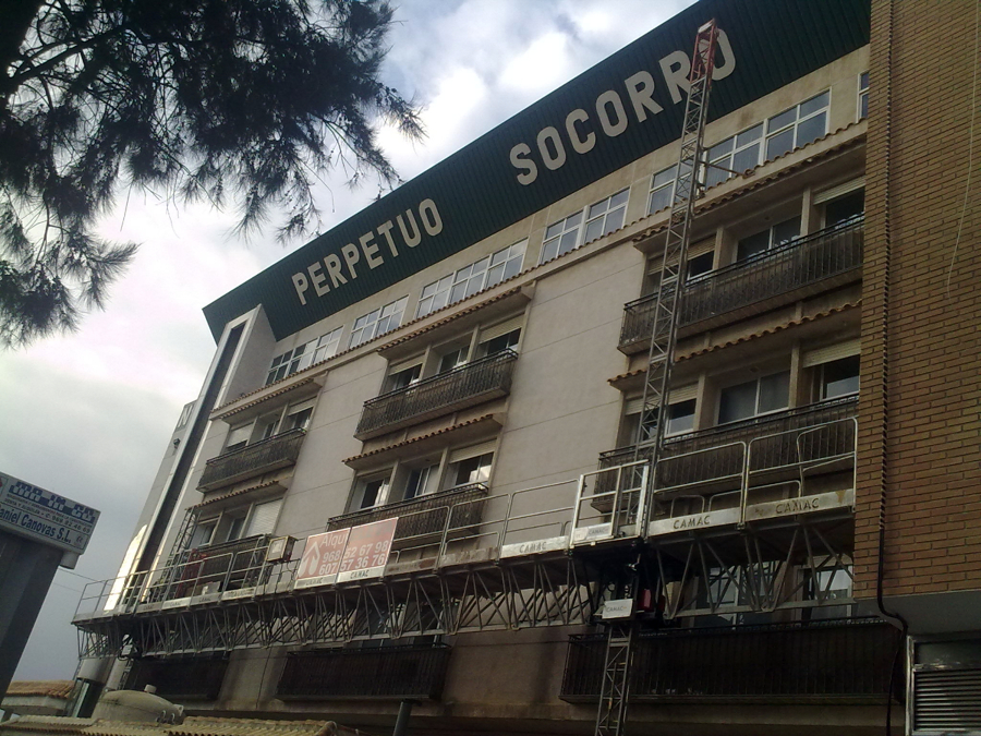 Rehabilitación de fachada con corcho proyectado