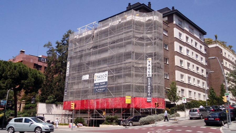 Rehabilitación de fachada e impermeabilización jardineras