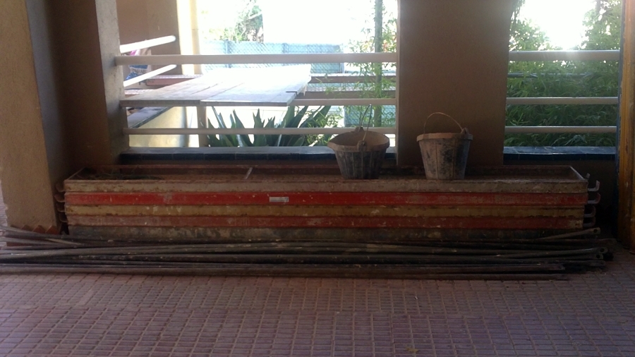 Rehabilitación de fachadas en Segur de Calafell, C/Pinar, 10