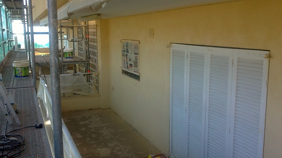 Rehabilitación de fachadas en Segur de Calafell, C/Pinar, 10