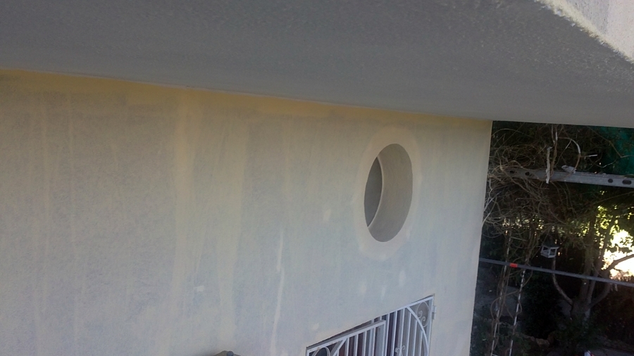 Rehabilitación de fachadas en Segur de Calafell, C/Pinar, 10