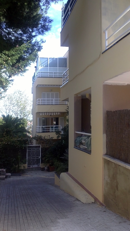 Rehabilitación de fachadas en Segur de Calafell, C/Pinar, 10