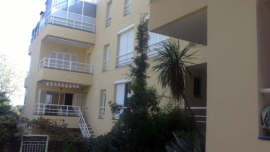 Rehabilitación de fachadas en Segur de Calafell, C/Pinar, 10