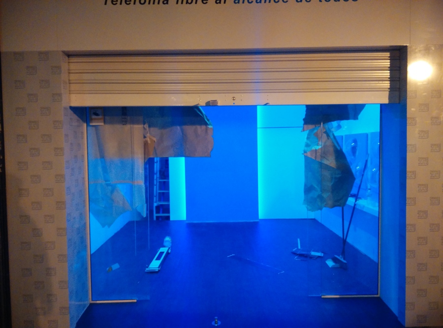 Rehabilitación de la fachada y cambio de suelo en proceso