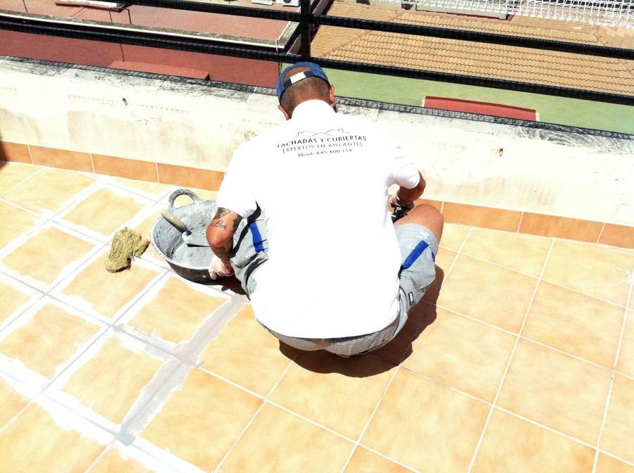 REHABILITACION DE TERRAZA CON MATERIAL IMPERMEABLE TRANSPARENTE Y TRANSITABLE