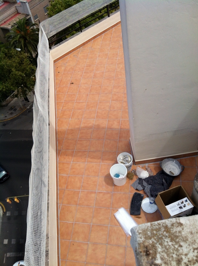 REHABILITACION DE TERRAZA CON MATERIAL IMPERMEABLE TRANSPARENTE Y TRANSITABLE