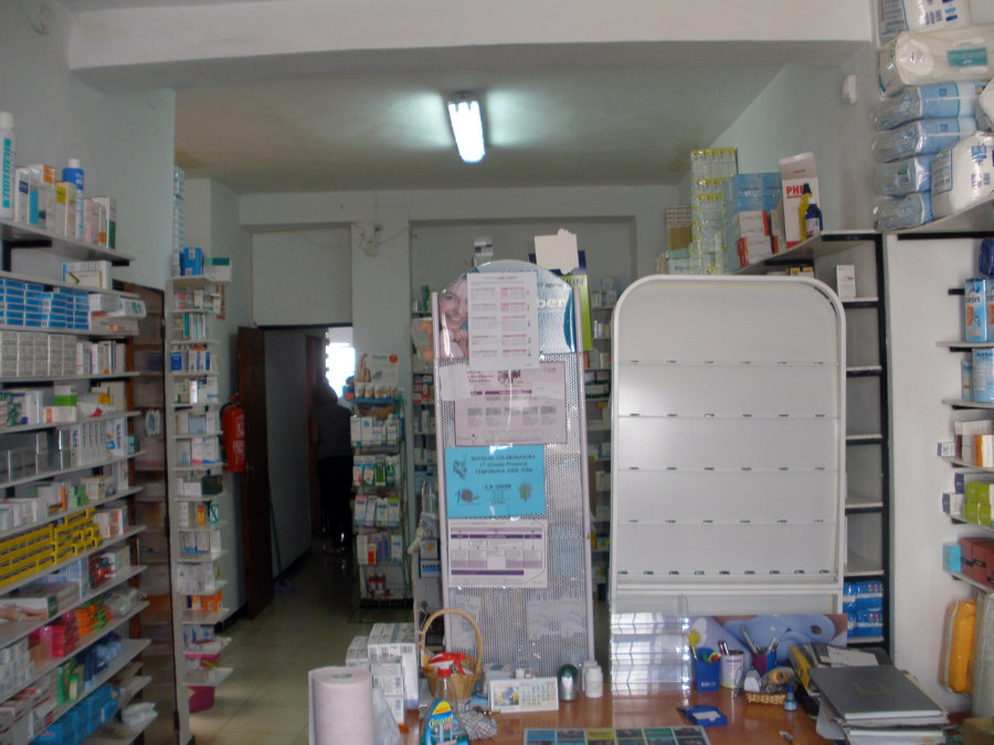 Rehabilitación de vivienda y local para Farmacia