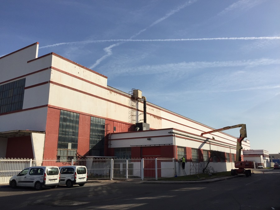Rehabilitación integral de fachada nave industrial y oficinas