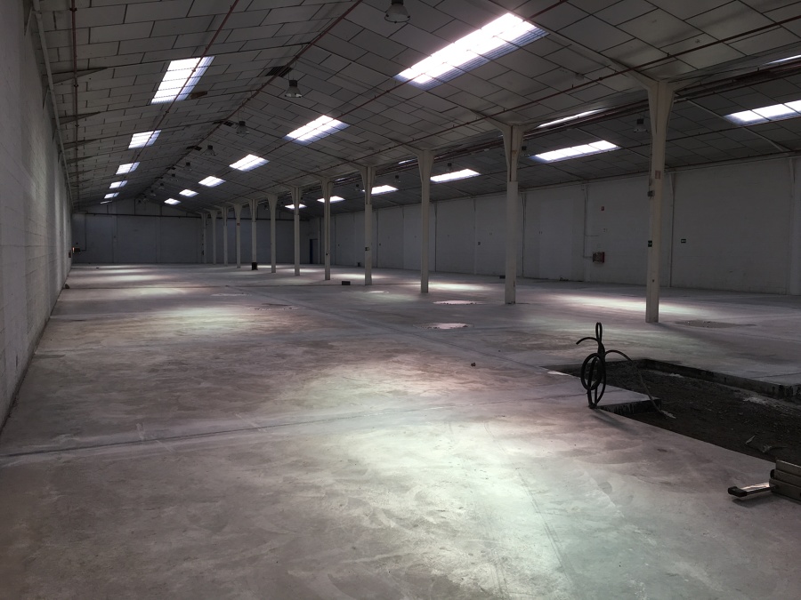 Rehabilitación pavimento nave industrial.