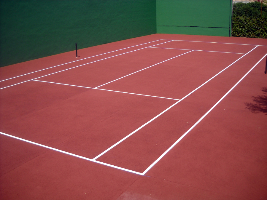 rehabilitacion y pintura pista de tenis