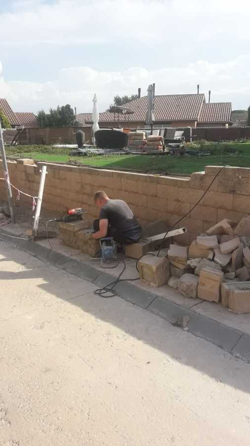 Rehacer muro caido