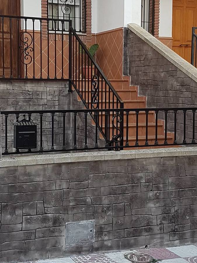 Rejas y bajada de escalera