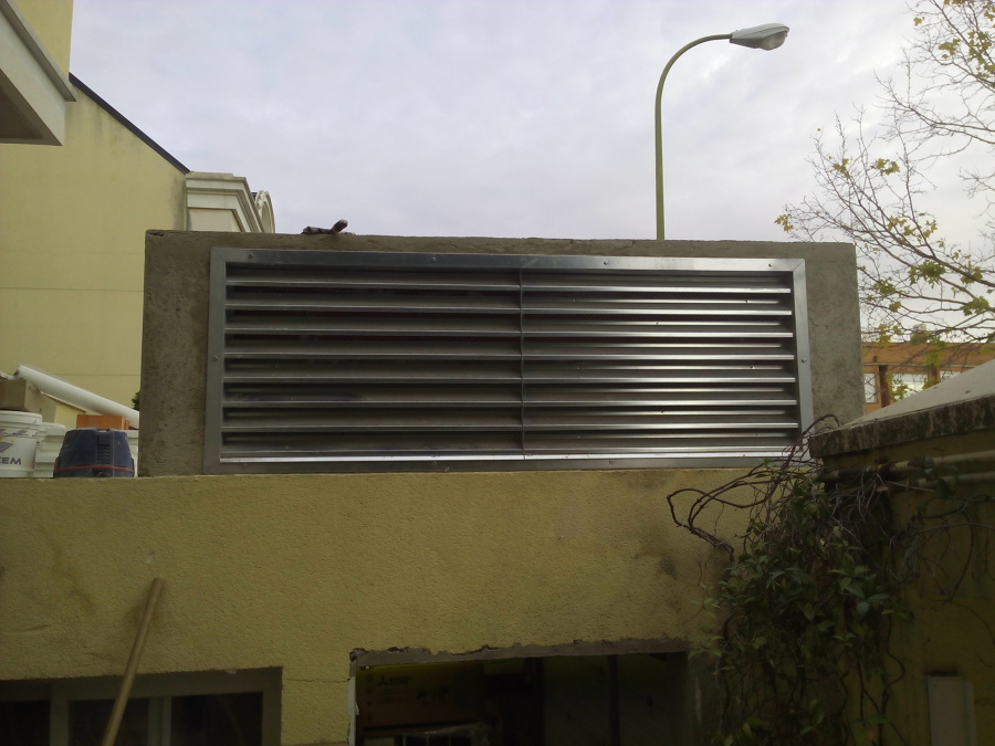 Rejilla descarga unidad exterior