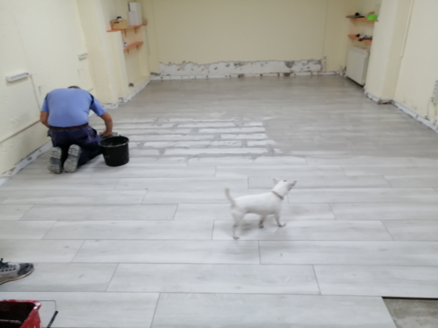 Rejuntado con lechada de cemento blanco