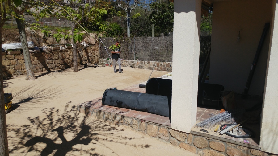 RELLENO DE REVOLTON YA COMPACTADO PARA POSTERIOR INSTALACION DE CESPED