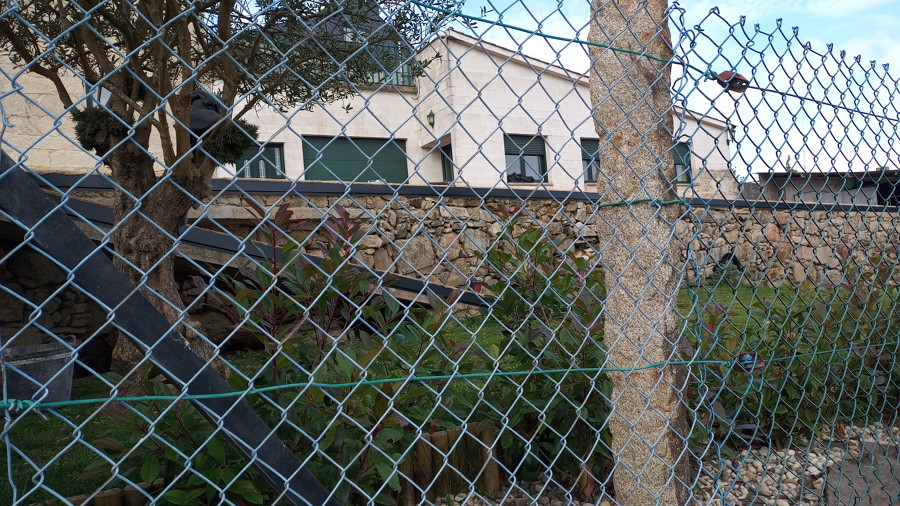 Remate de aluminio negro volado para enderezar muro