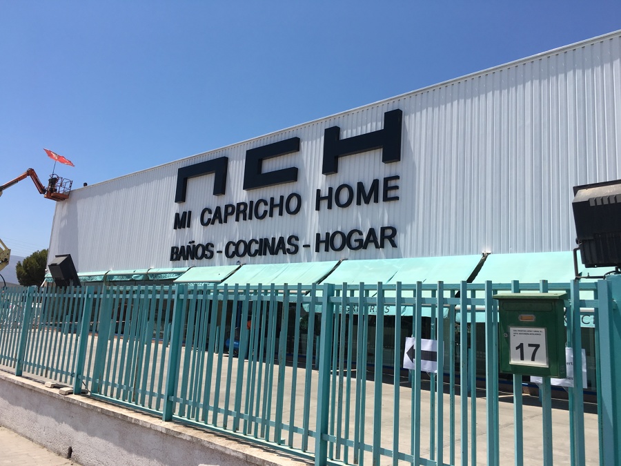 Renovación de fachada y rótulo