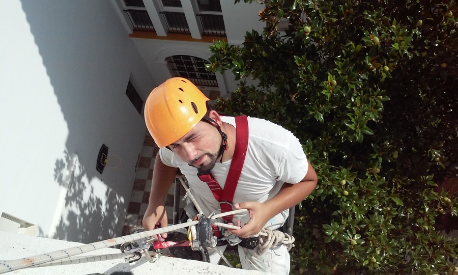 reparacion de grieta de comunidad por filtracion de agua