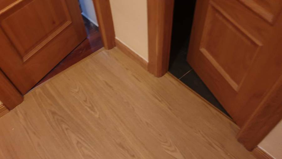 Reparación de suelo por fuga de agua.