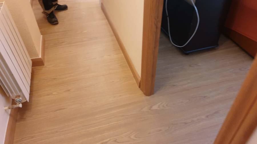 Reparación de suelo por fuga de agua.