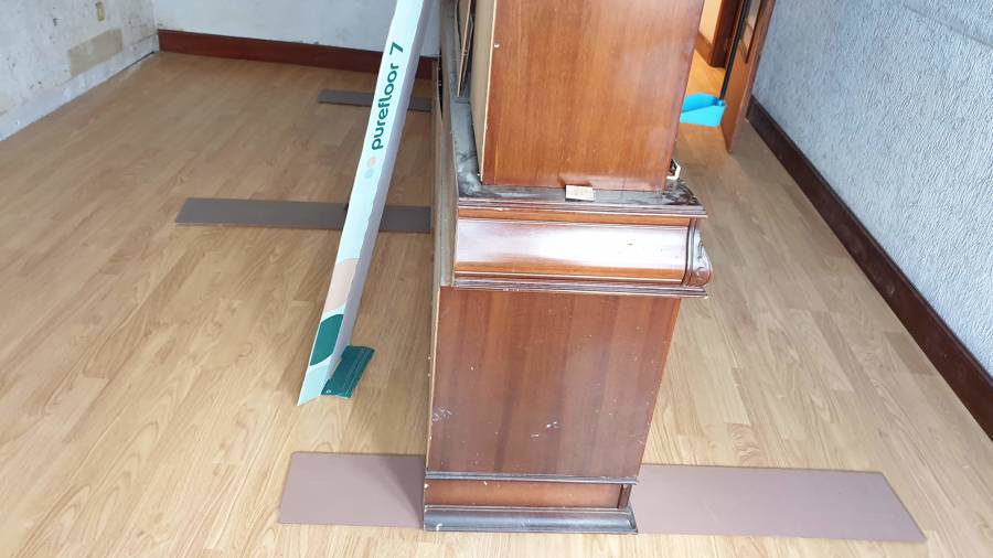 Reparación de suelo por fuga de agua.