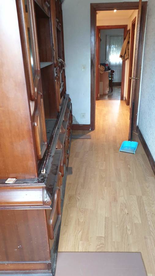 Reparación de suelo por fuga de agua.