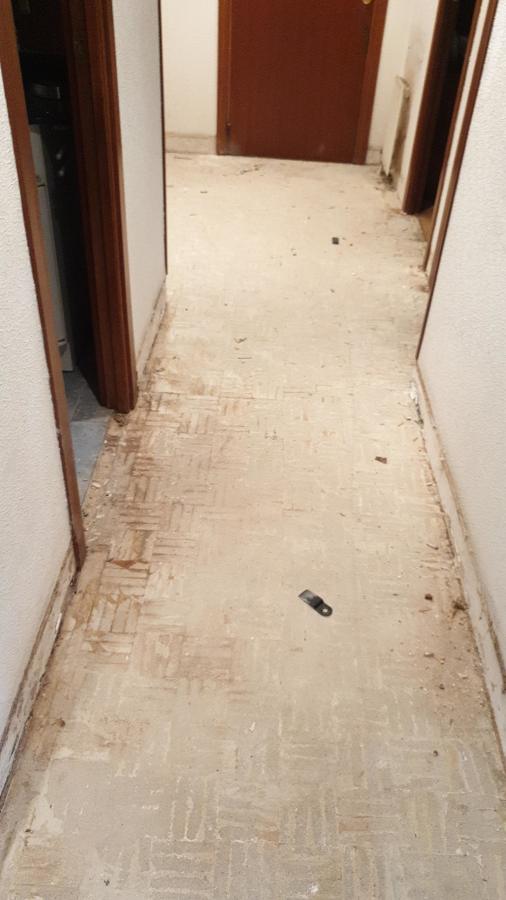 Reparación de suelo por fuga de agua.