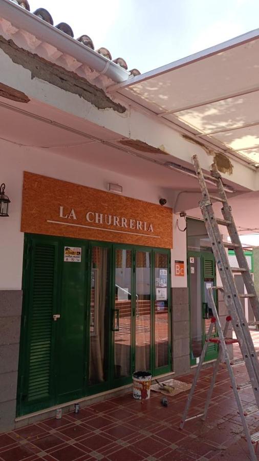 Reparacion exterior centro comercial Tafira