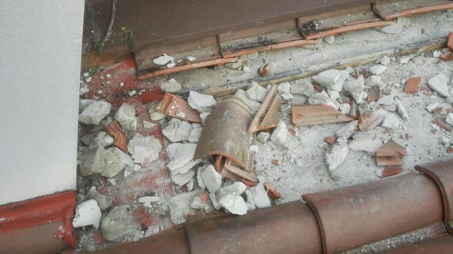 Reparación gotera en chimenea