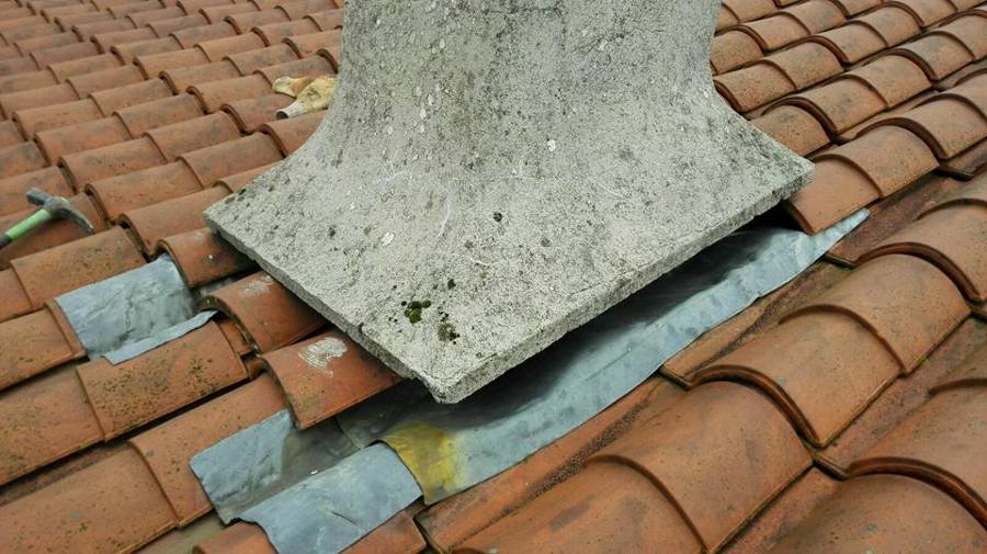 Reparación gotera en chimenea