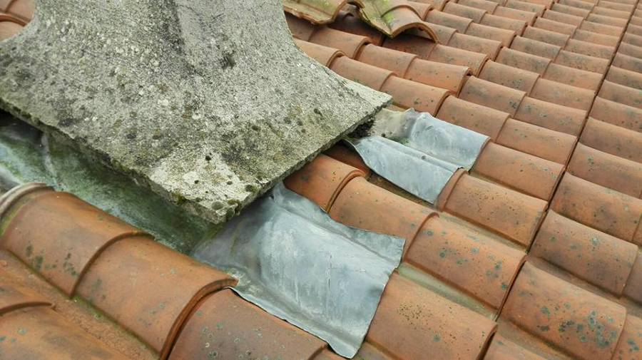 Reparación gotera en chimenea