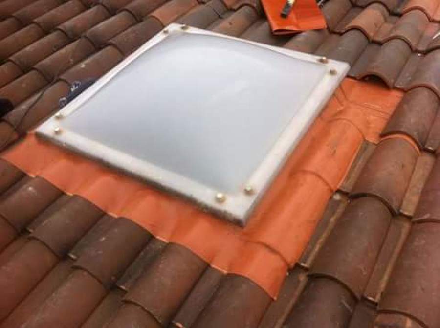 Reparación gotera en claraboya