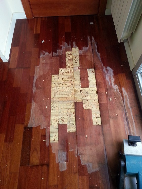 REPARACIÓN MANCHAS EN PARQUET FLOTANTE