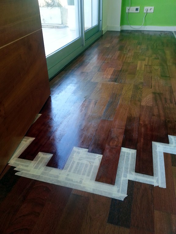 REPARACIÓN MANCHAS EN PARQUET FLOTANTE